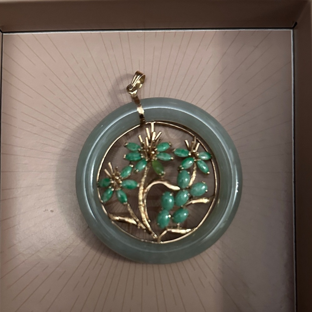 14K Gold and Green Floral Pendant